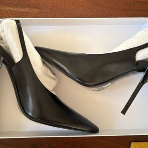 Larroude x Altuzzara Black leather Pointed Toe Heel pump NEW size 8